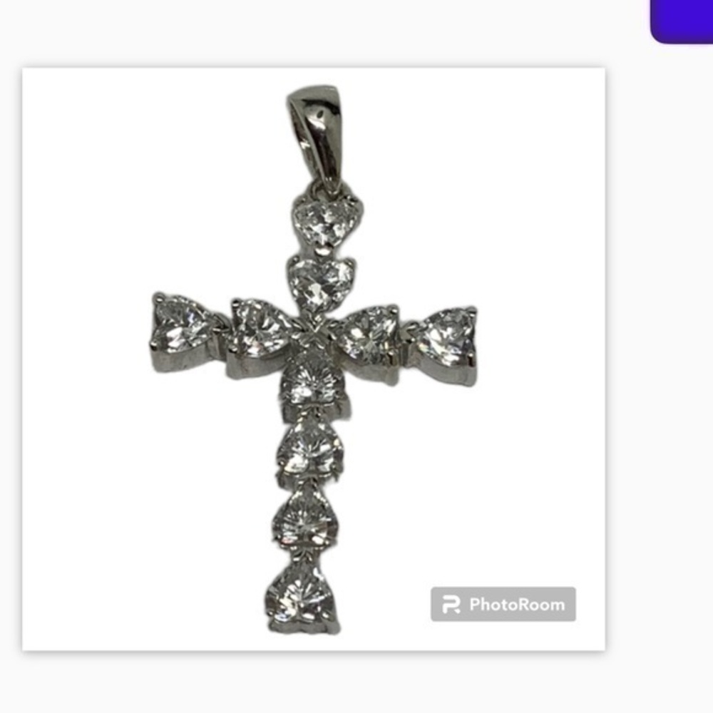 - Sterling silver Sparkling Cubic Zirconia Cross Pendant
